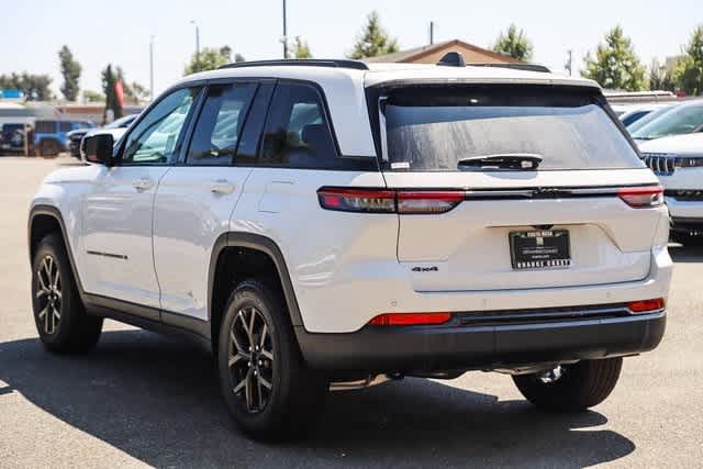 2024 Jeep Grand Cherokee Altitude 8