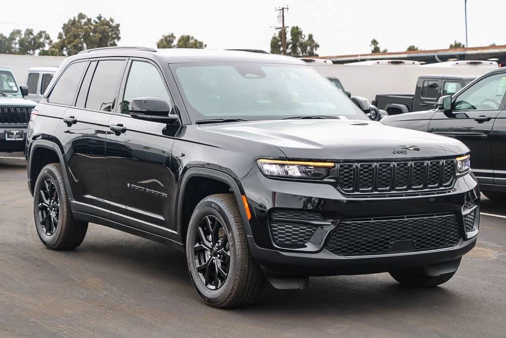 2024 Jeep Grand Cherokee Altitude 3