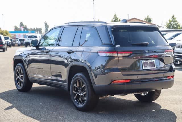 2024 Jeep Grand Cherokee Altitude 8