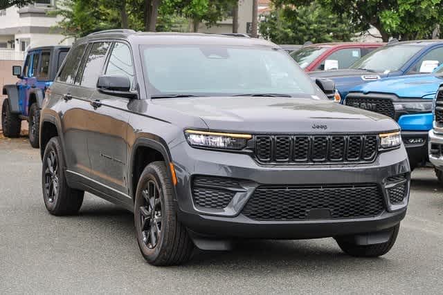 2024 Jeep Grand Cherokee Altitude 3