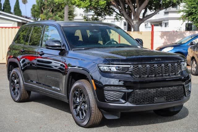 2024 Jeep Grand Cherokee Altitude 3