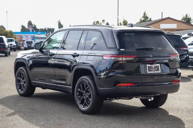 2024 Jeep Grand Cherokee Altitude 8