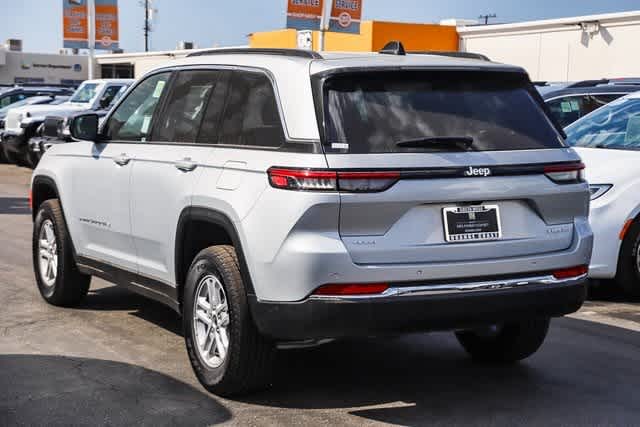 2024 Jeep Grand Cherokee Laredo 8