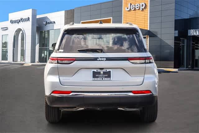 2024 Jeep Grand Cherokee Laredo 5