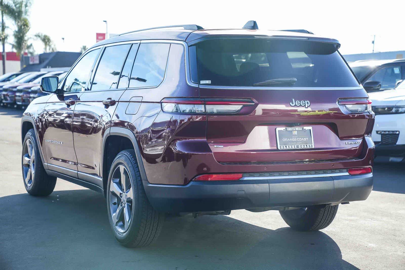 View vehicle photo 6
