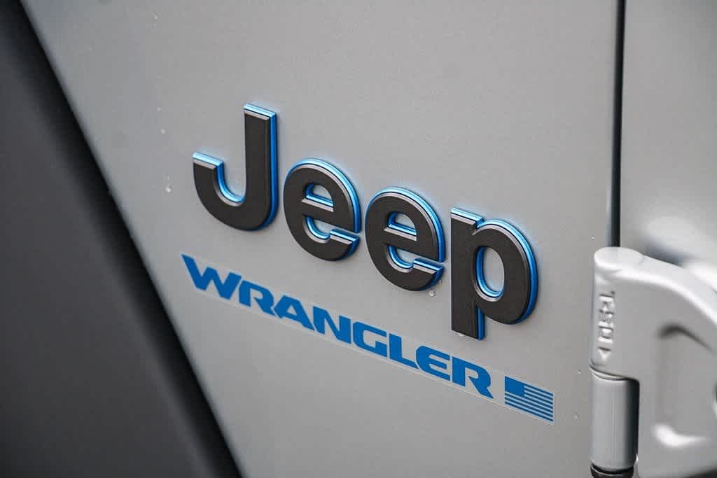 2024 Jeep Wrangler 4xe Rubicon 8