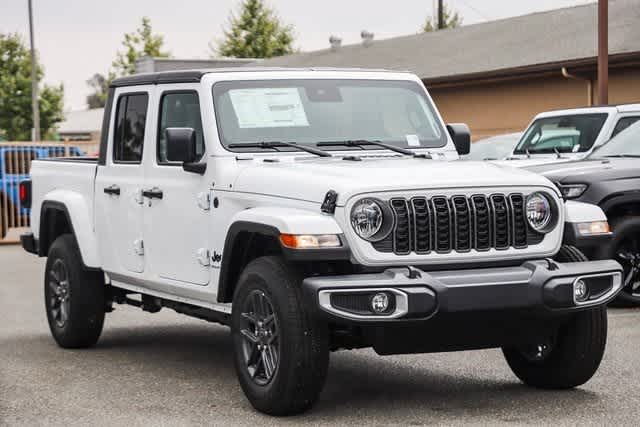 2024 Jeep Gladiator Sport 4x4 3