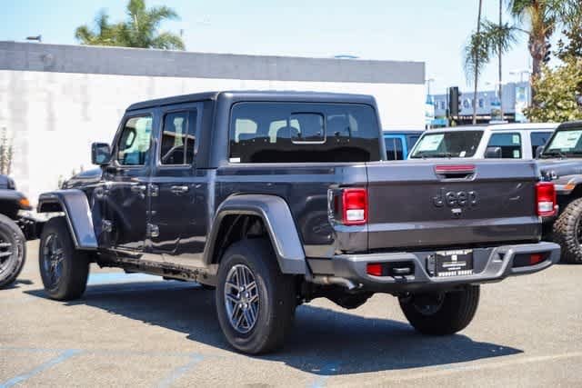 2024 Jeep Gladiator Sport S 4x4 8