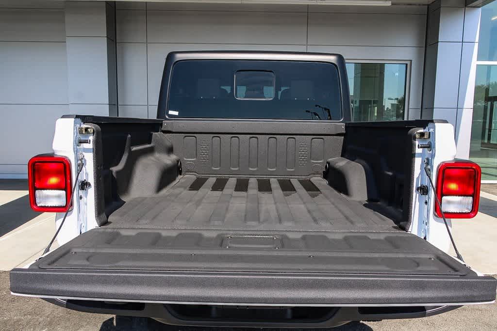 2024 Jeep Gladiator Sport S 4x4 26