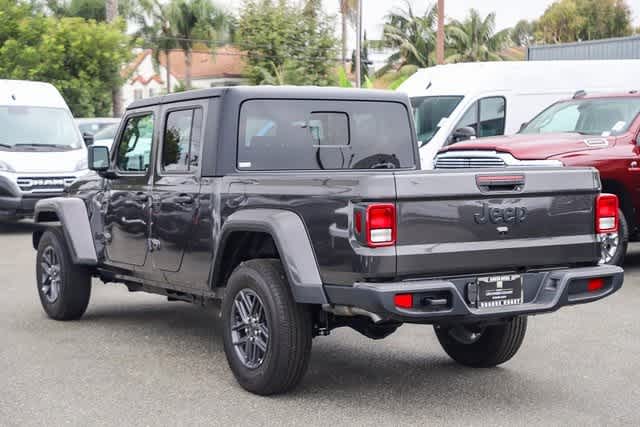 2024 Jeep Gladiator Sport S 4x4 8