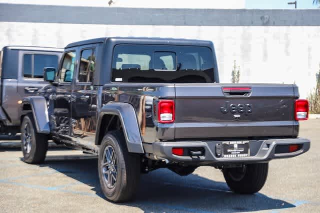 2024 Jeep Gladiator Sport S 4x4 8