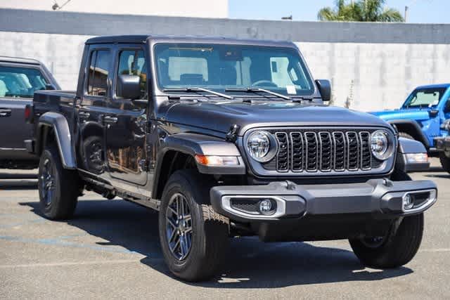 2024 Jeep Gladiator Sport S 4x4 3