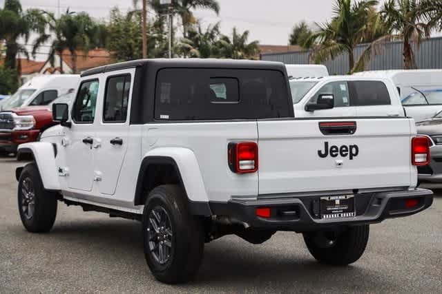 2024 Jeep Gladiator Sport S 4x4 8