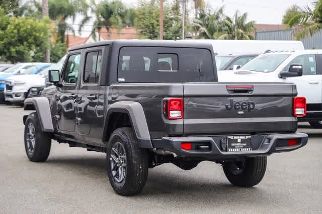 2024 Jeep Gladiator Sport S 4x4 8