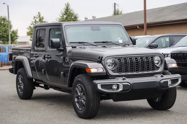 2024 Jeep Gladiator Sport S 4x4 3