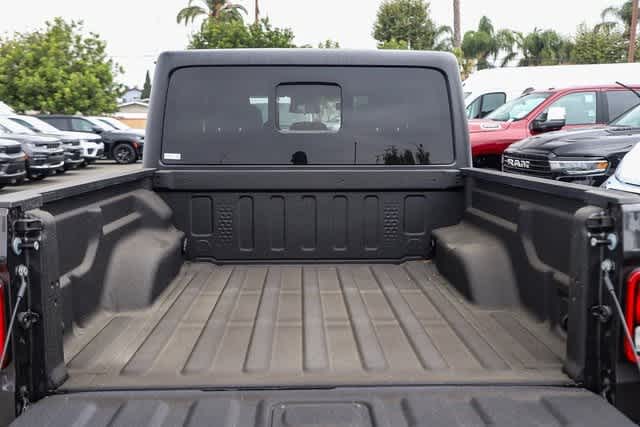 2024 Jeep Gladiator Sport S 4x4 26