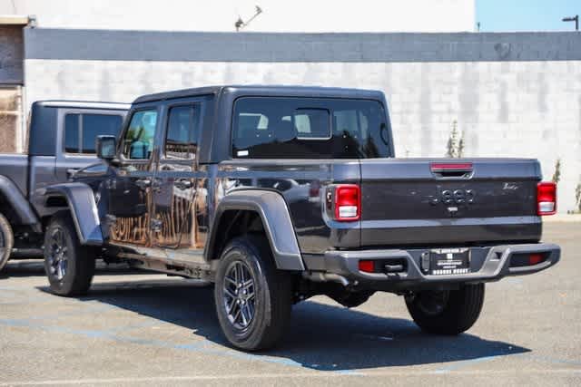 2024 Jeep Gladiator Sport S 4x4 8