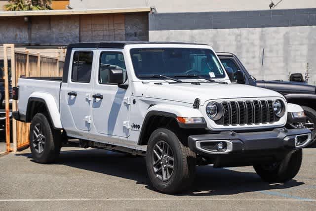 2024 Jeep Gladiator Sport 4x4 3