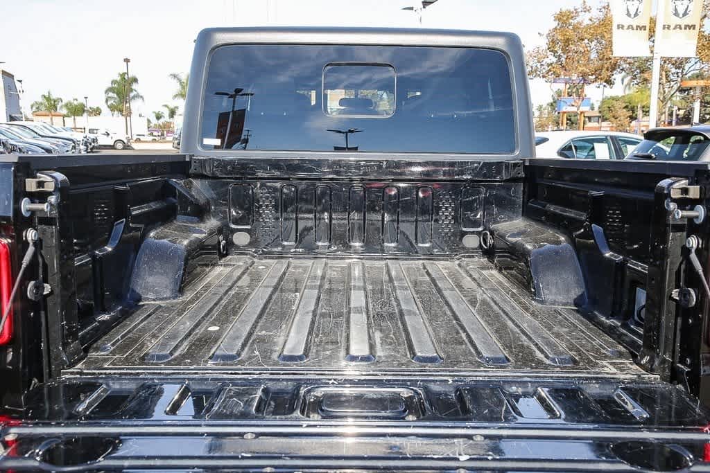 2021 Jeep Gladiator Sport S 4x4 24