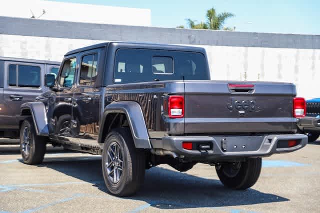 2024 Jeep Gladiator Sport S 4x4 8