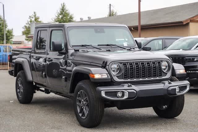 2024 Jeep Gladiator Sport 4x4 3