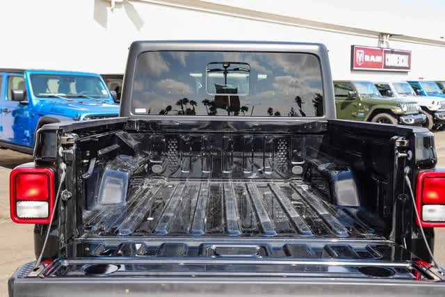 2022 Jeep Gladiator Overland 4x4 28