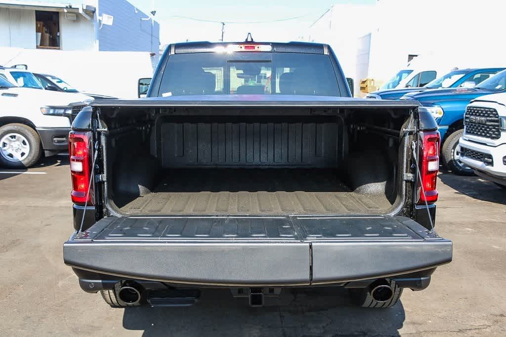 2025 Ram 1500 Big Horn 4x4 Crew Cab 64 Box 23