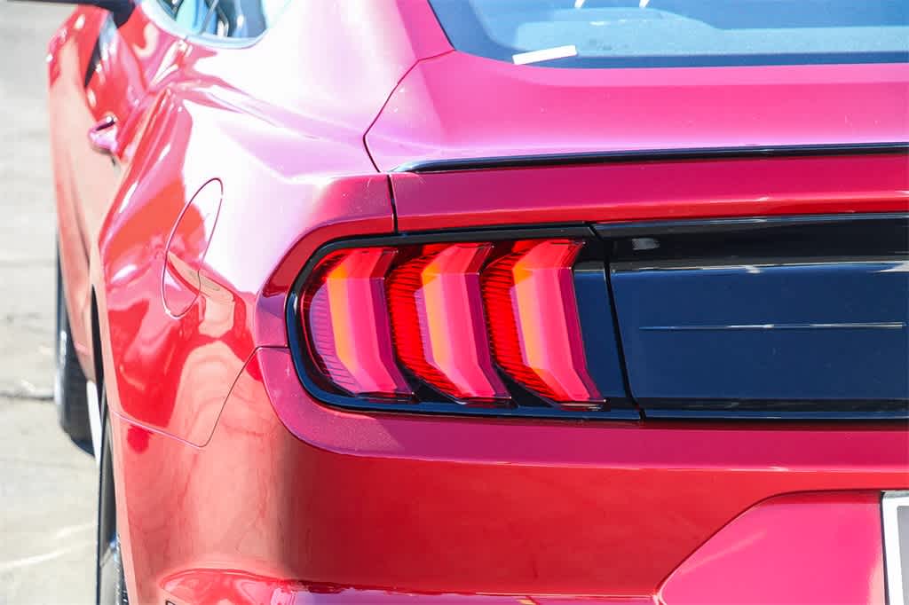 2021 Ford Mustang EcoBoost 11