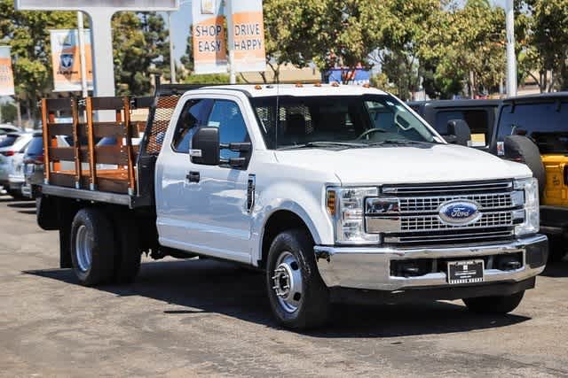 2018 Ford Super Duty F-350 DRW XLT 2WD SuperCab 168 WB 60 CA 3