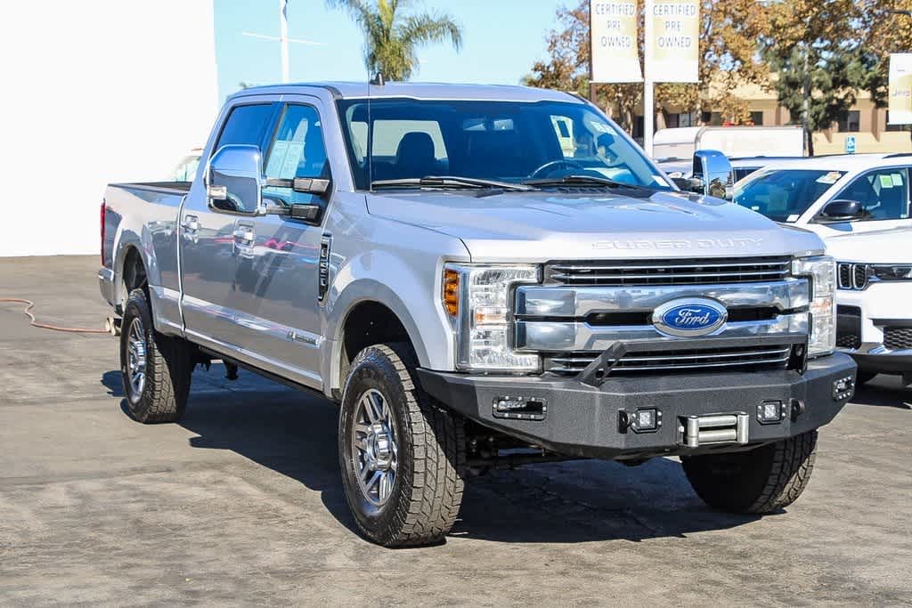 2019 Ford Super Duty F-250 SRW LARIAT 4WD Crew Cab 6.75 Box 5