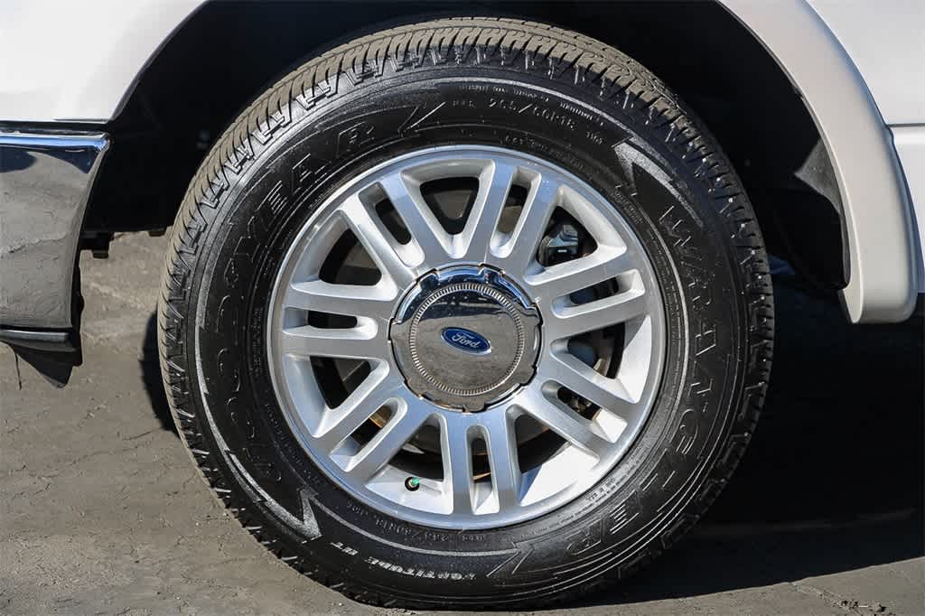 2014 Ford F-150 Lariat 2WD SuperCrew 145 9