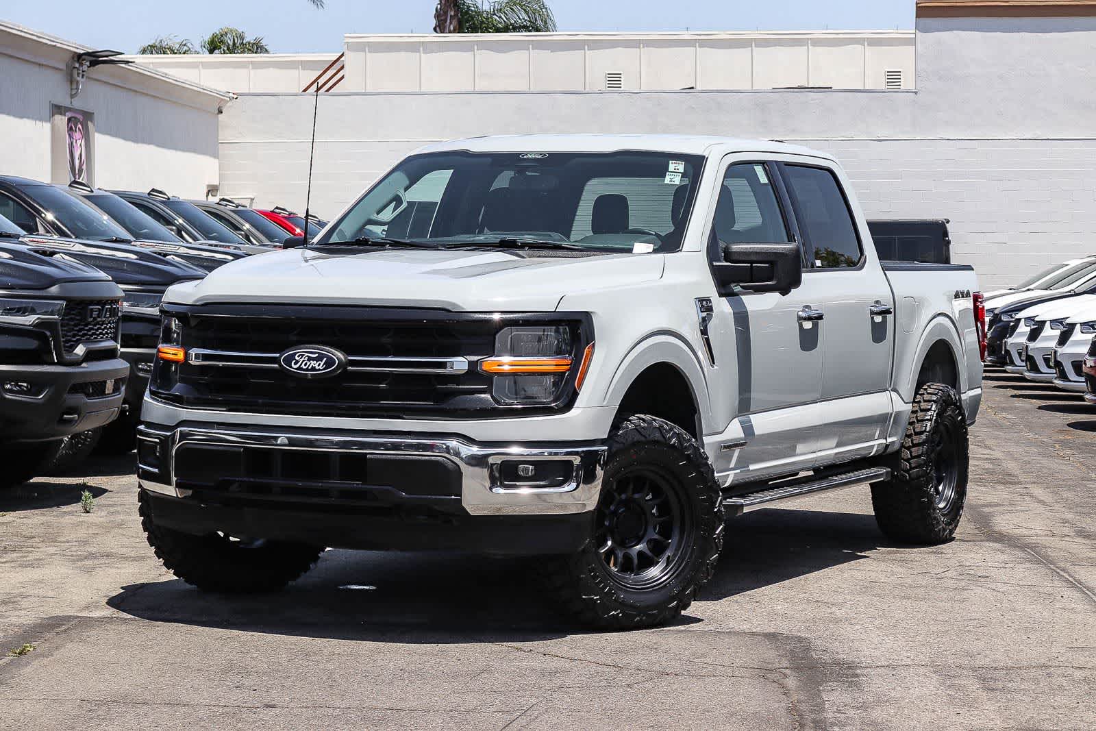 Avalanche 2024 Ford F-150 XLT SuperCrew 4WD Pickup Truck Four-Wheel Drive Automatic