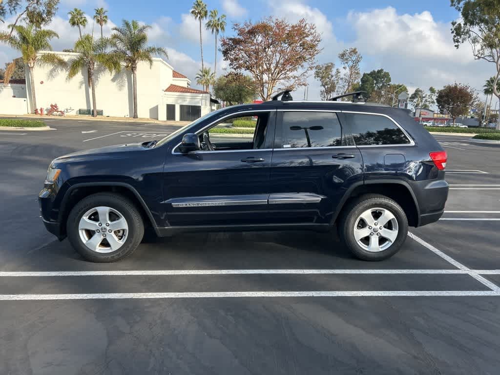 2011 Jeep Grand Cherokee Laredo 2