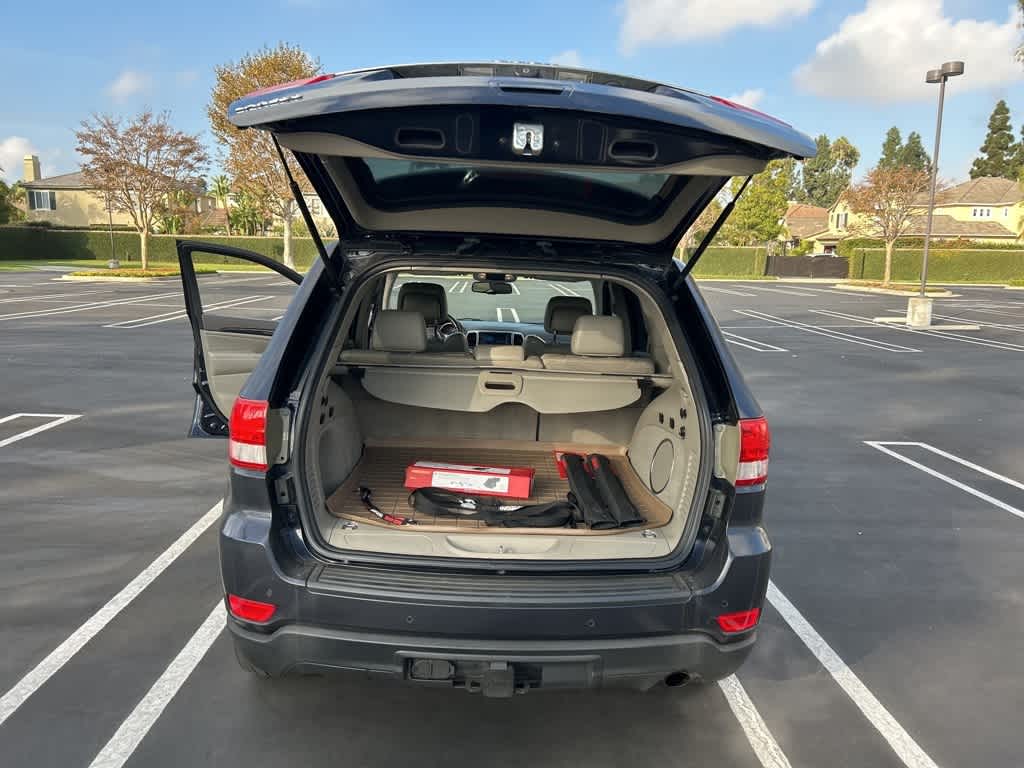 2011 Jeep Grand Cherokee Laredo 24