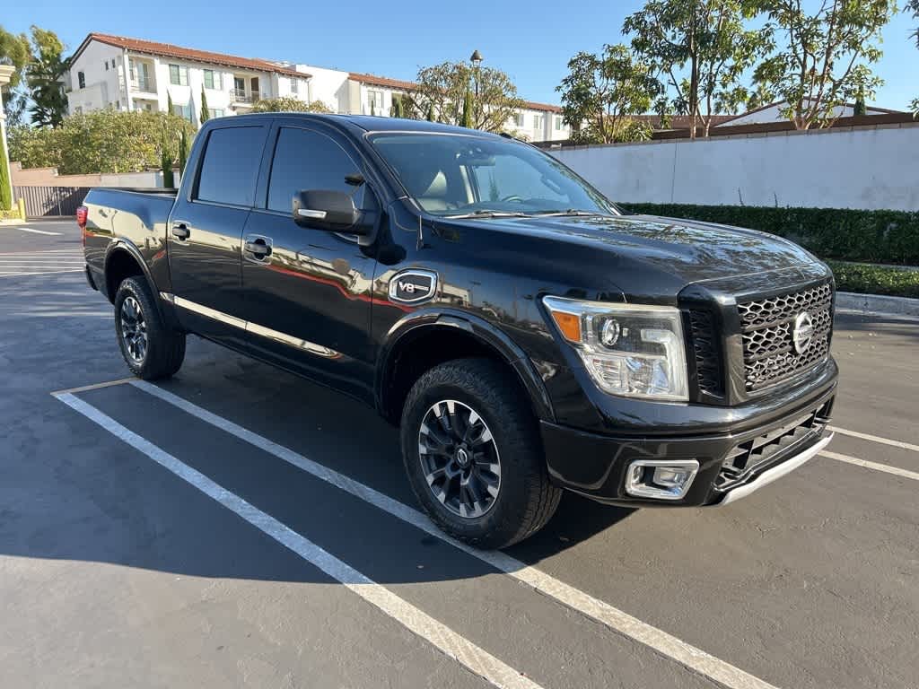 2017 Nissan Titan PRO-4X 4x4 Crew Cab 7