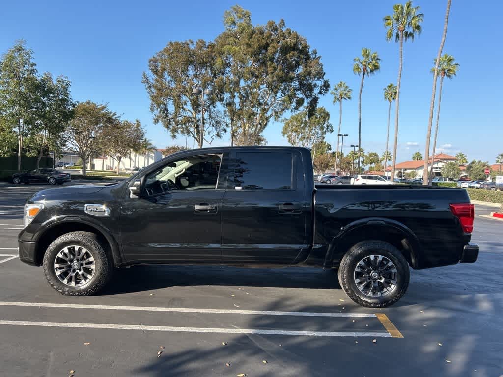 2017 Nissan Titan PRO-4X 4x4 Crew Cab 2