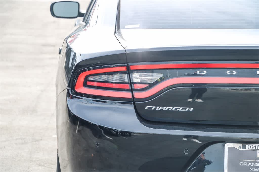 2015 Dodge Charger SE 11