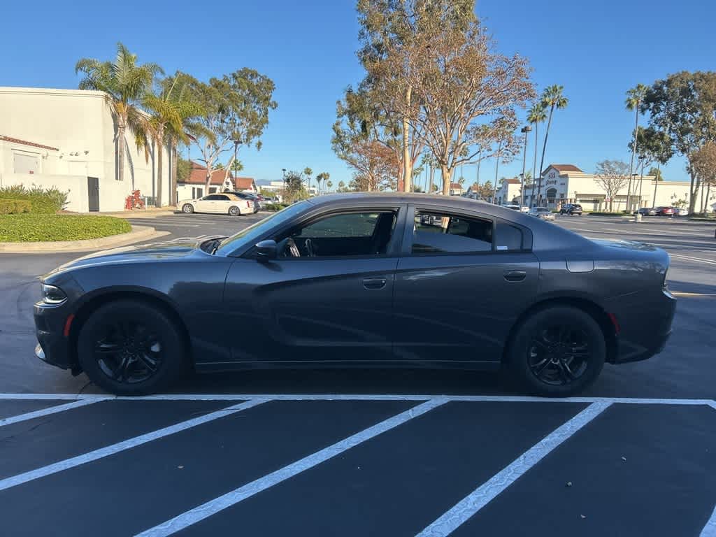 2015 Dodge Charger SE 2