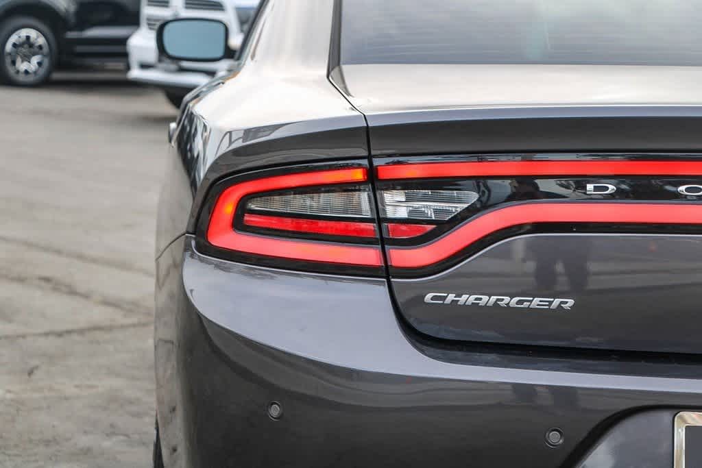 2015 Dodge Charger SE 10