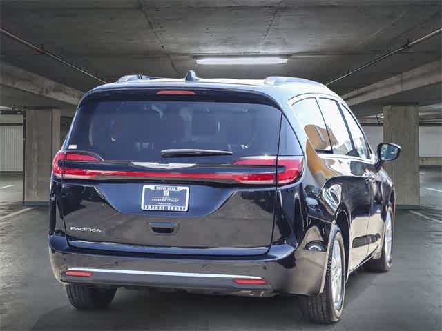 2022 Chrysler Pacifica Touring L 4