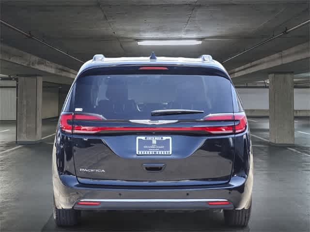 2022 Chrysler Pacifica Touring L 5