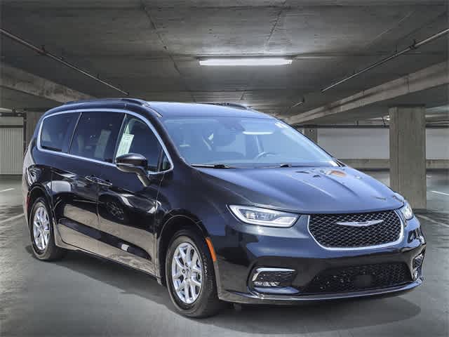 2022 Chrysler Pacifica Touring L 3