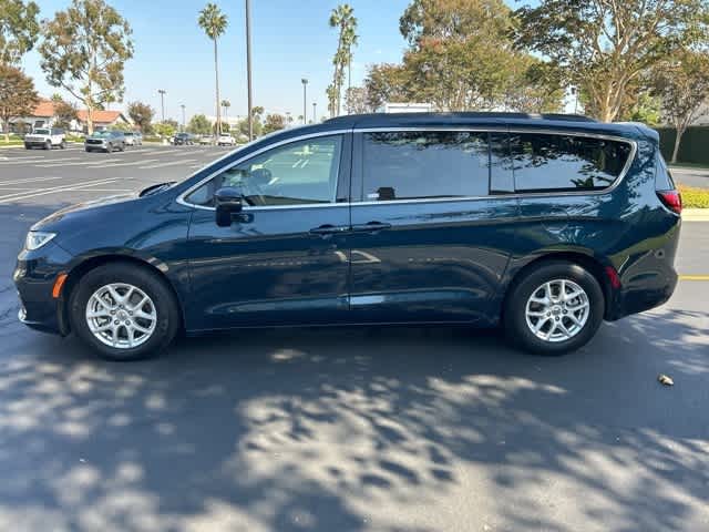 2022 Chrysler Pacifica Touring L 2