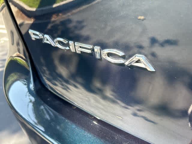 2022 Chrysler Pacifica Touring L 13