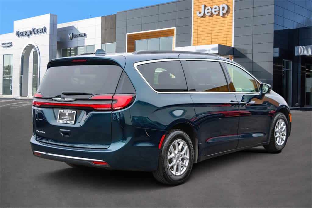 2022 Chrysler Pacifica Touring L 6