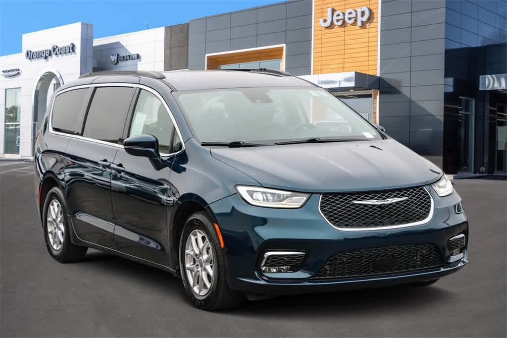 2022 Chrysler Pacifica Touring L 3