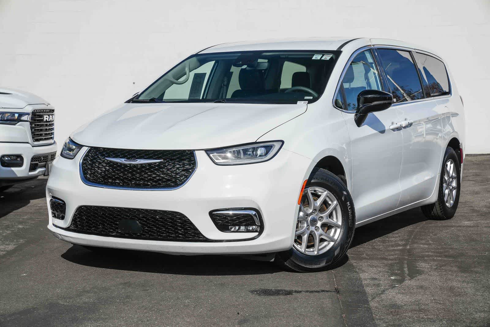 2024 Chrysler Pacifica Touring L FWD