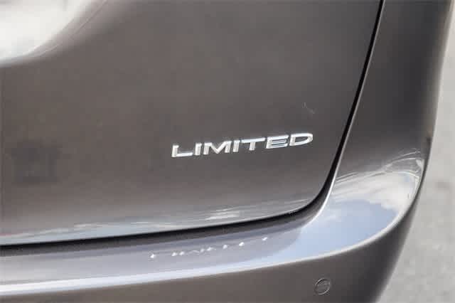 2022 Chrysler Pacifica Limited 8