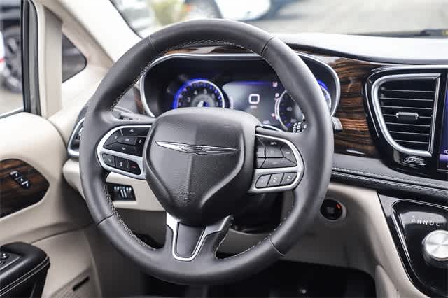 2022 Chrysler Pacifica Limited 14