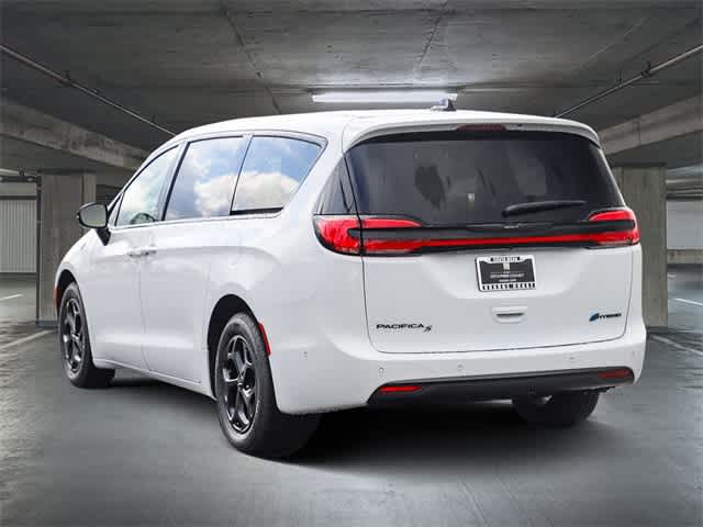 2024 Chrysler Pacifica SELECT 6